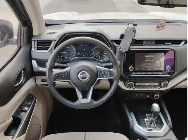 Car image 22