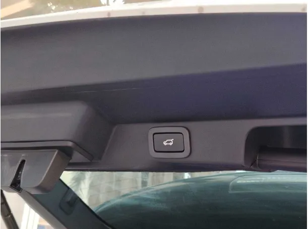 Car image 37