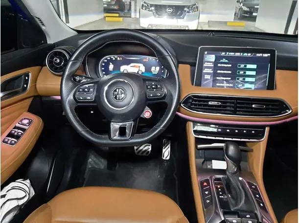 Car image 17