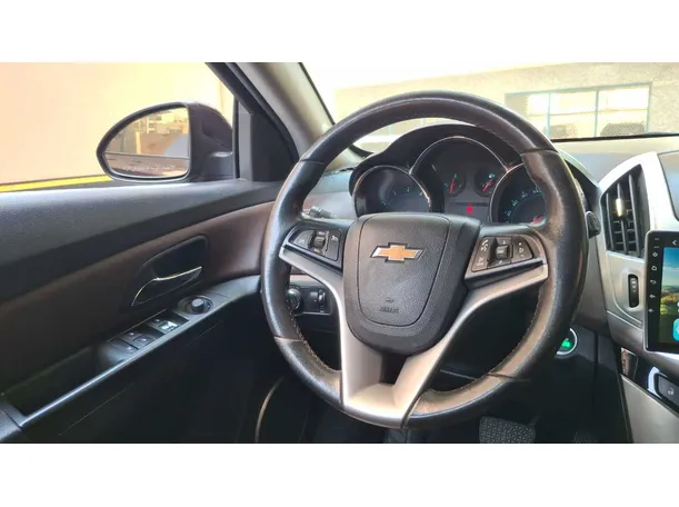 Car image 14