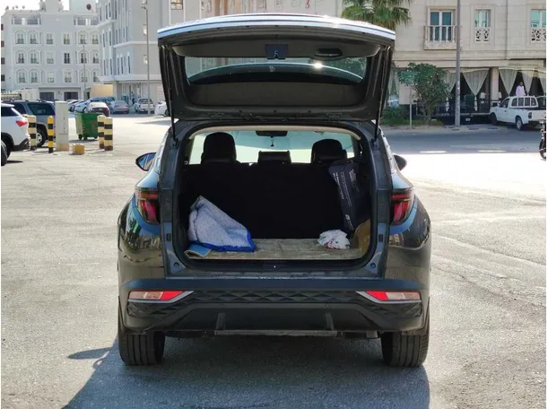 Car image 25
