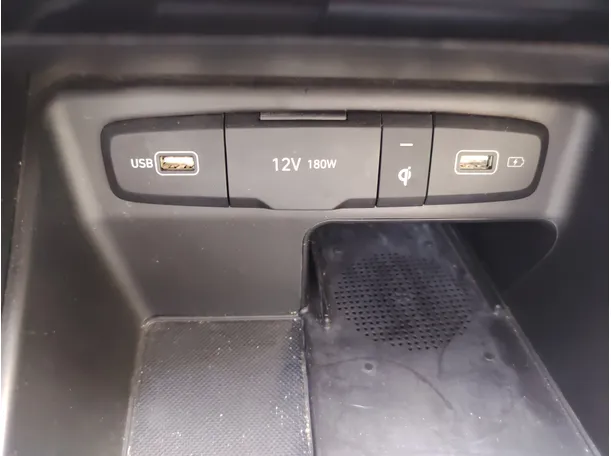 Car image 26