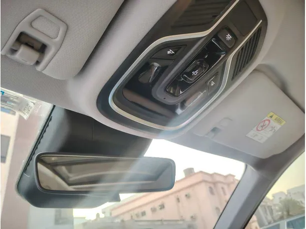 Car image 39
