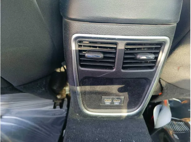 Car image 32