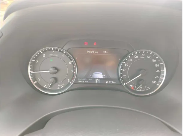 Car image 28