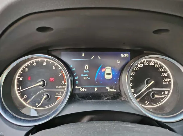 Car image 30