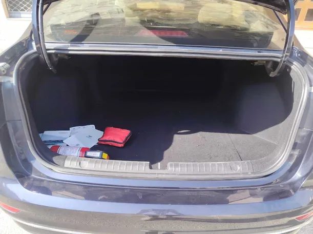 Car image 26