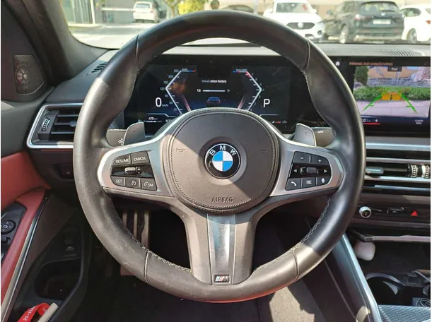 Car image 18