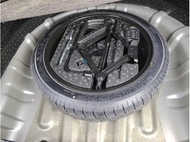Car image 39
