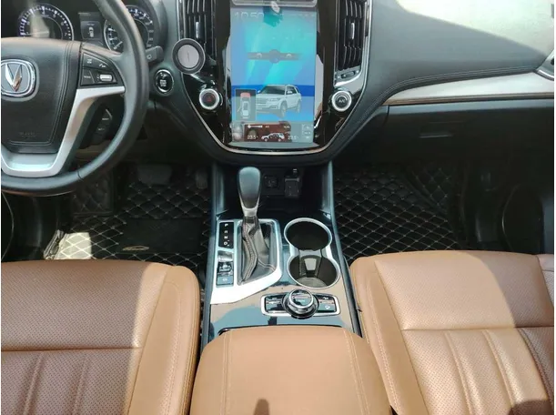 Car image 23