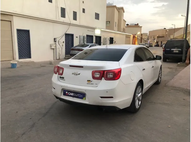 Car image 5