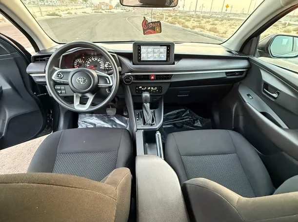 Car image 7