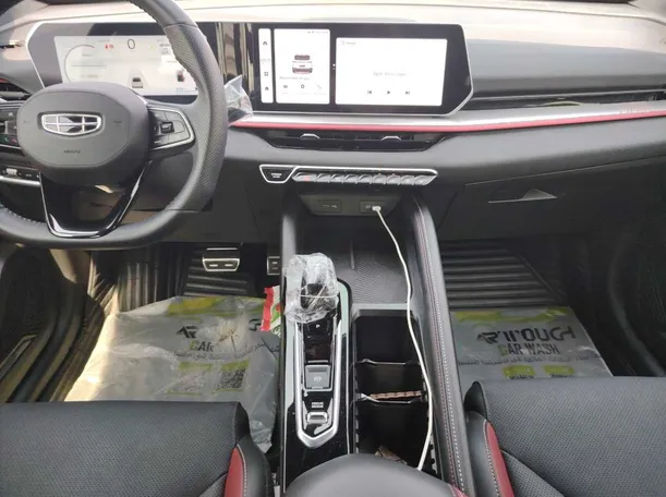 Car image 18