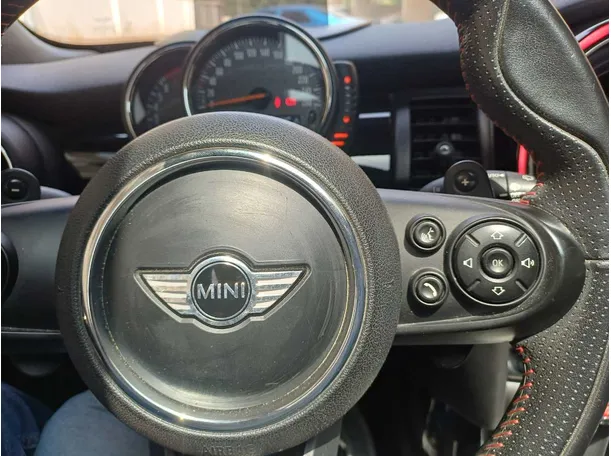 Car image 20