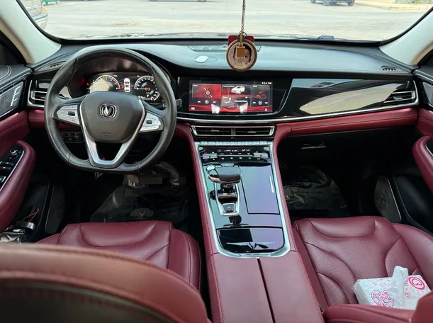 Car image 16