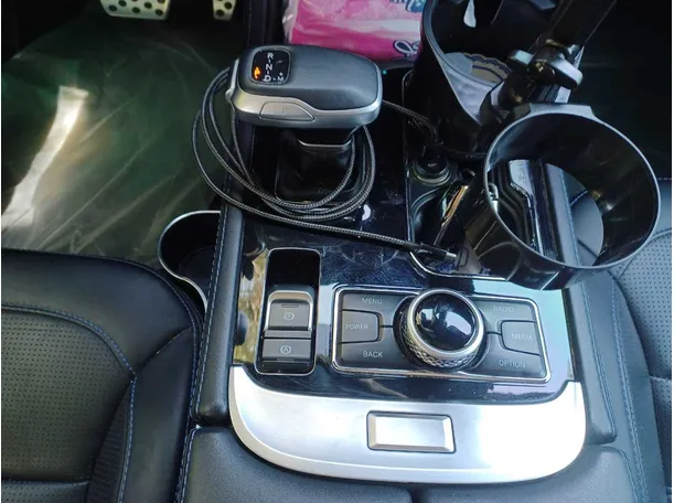 Car image 15