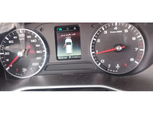 Car image 19
