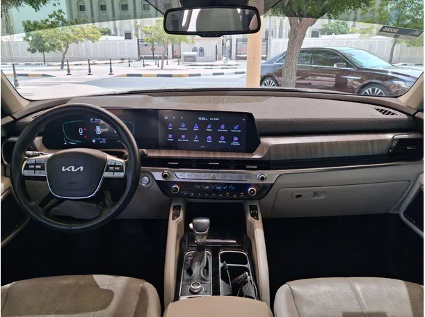 Car image 16