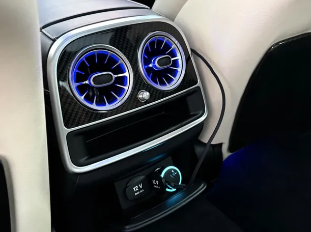 Car image 26