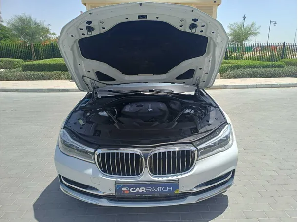 Car image 26