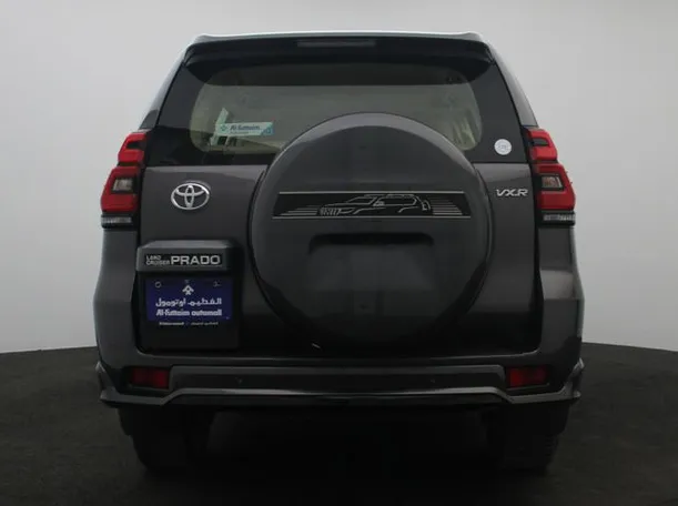 Car image 12
