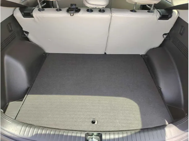 Car image 27