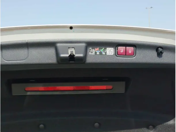 Car image 37