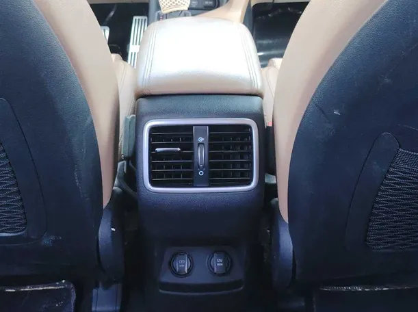Car image 33