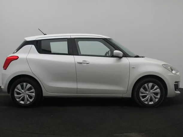 Car image 13