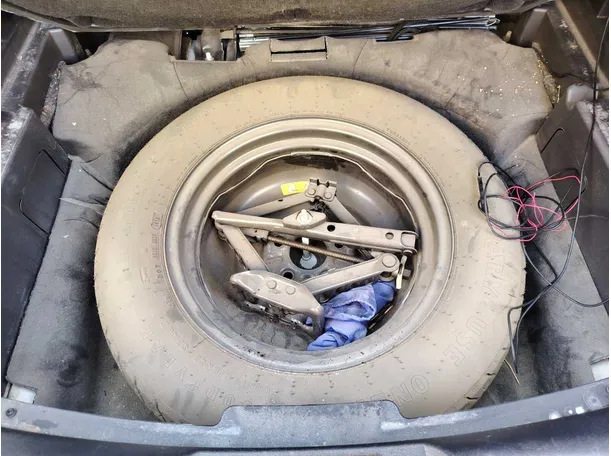 Car image 21