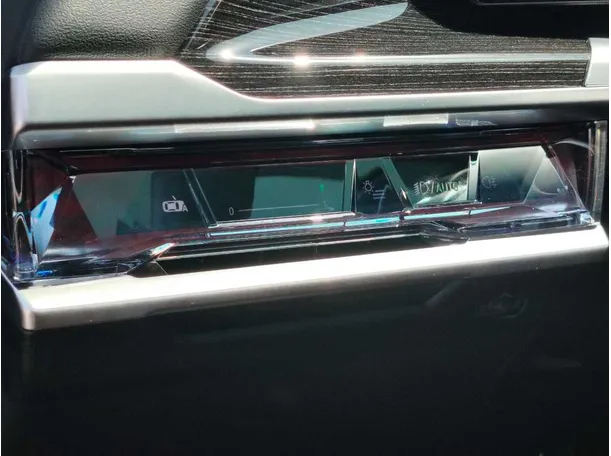 Car image 28