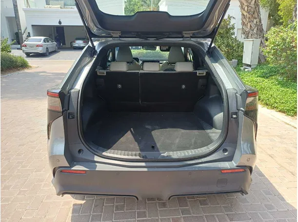 Car image 24