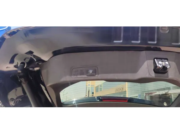 Car image 24