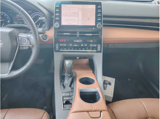 Car image 25