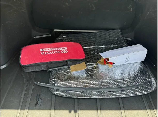 Car image 23