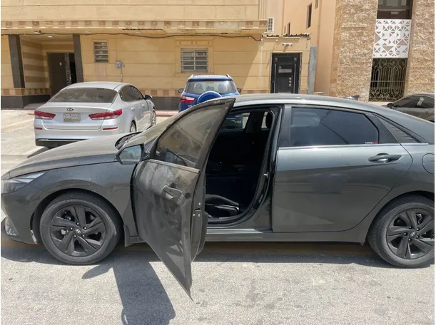 Car image 11