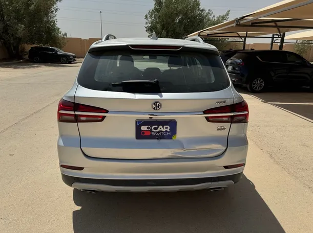 Car image 6