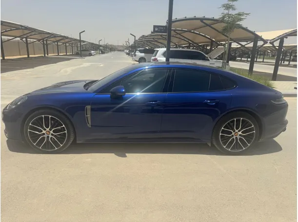 Car image 8