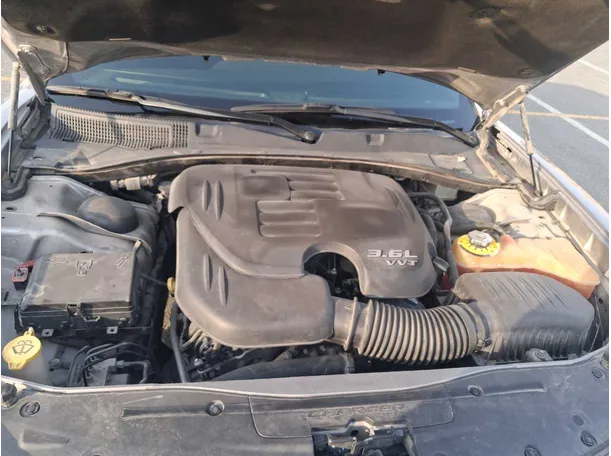 Car image 19