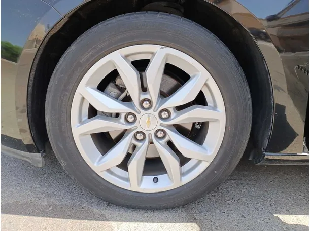 Car image 9