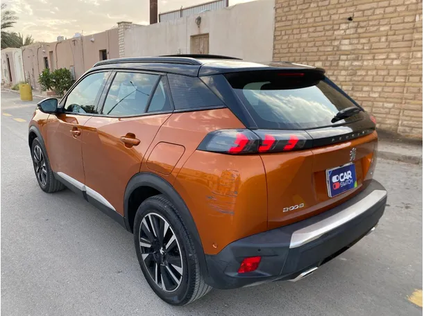 Car image 7