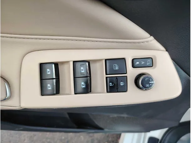Car image 36