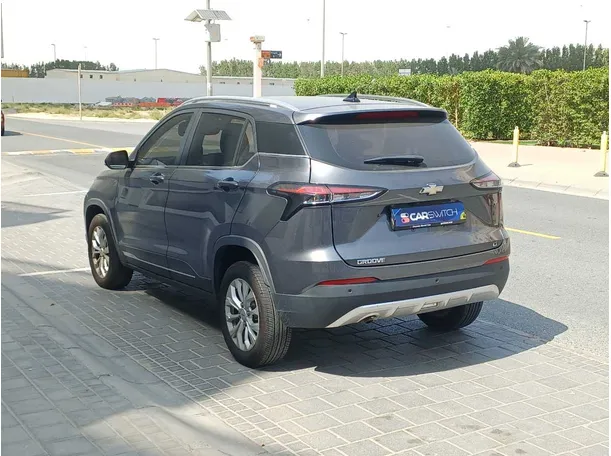 Car image 7