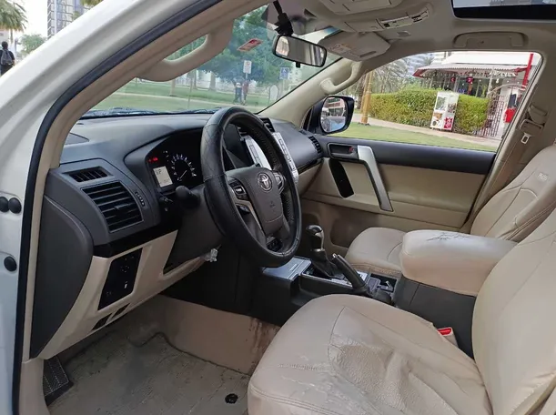 Car image 11