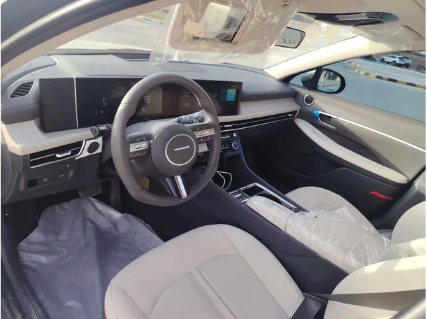Car image 21