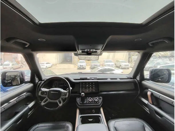 Car image 17