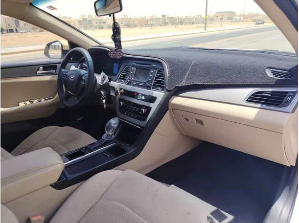 Car image 28