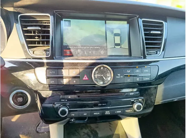 Car image 26
