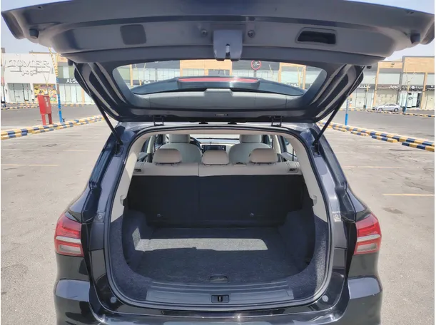 Car image 23
