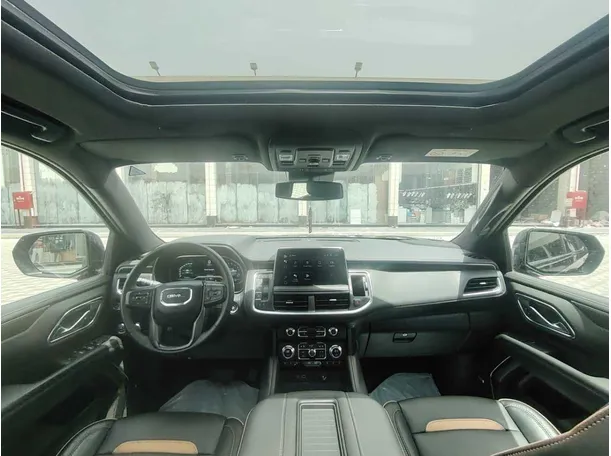 Car image 18